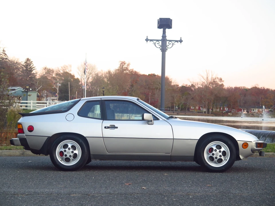 1987 Porsche 924 S - Image 14 of 31