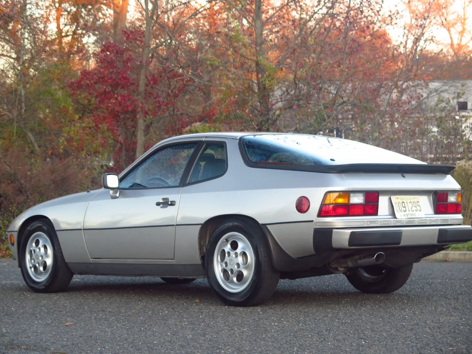 1987 Porsche 924 S - Image 6 of 31
