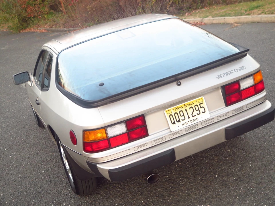1987 Porsche 924 S - Image 8 of 31