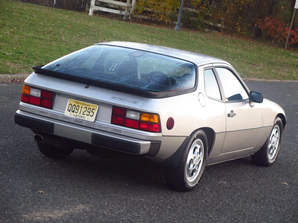 1987 Porsche 924 S - Image 10 of 31