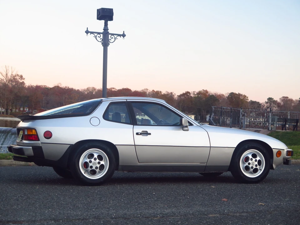 1987 Porsche 924 S - Image 13 of 31