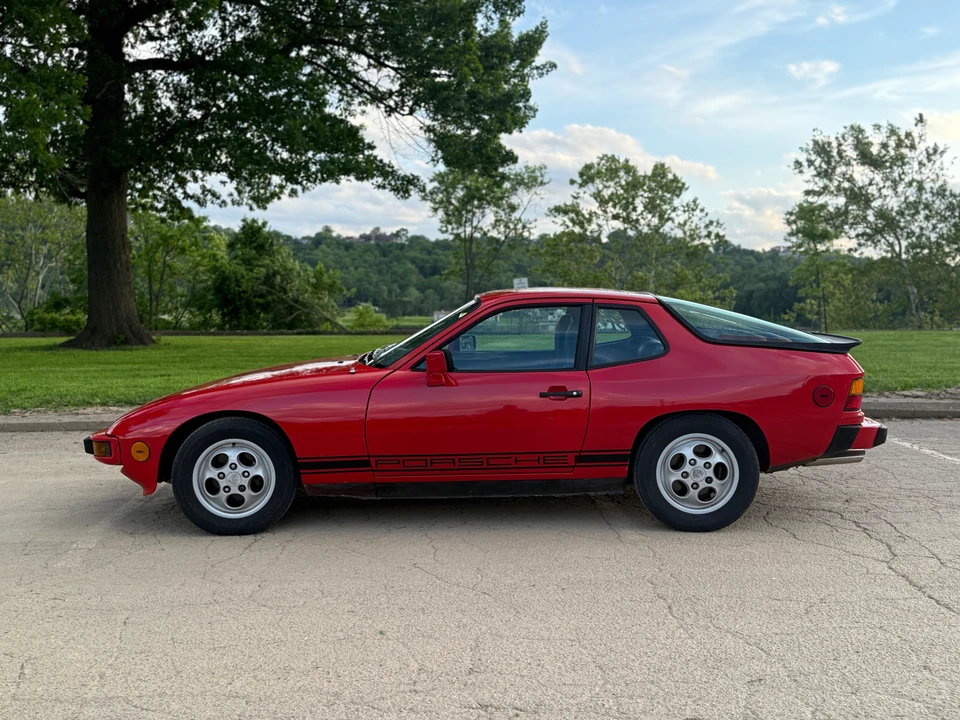 1987 Porsche 924 S - Image 16 of 31
