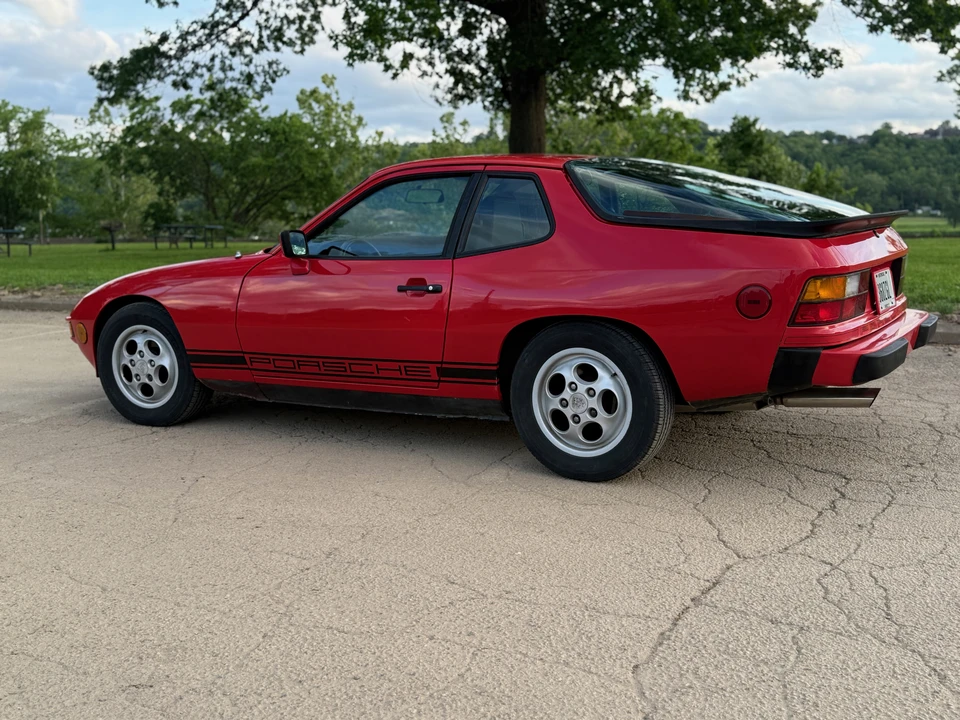 1987 Porsche 924 S - Image 17 of 31