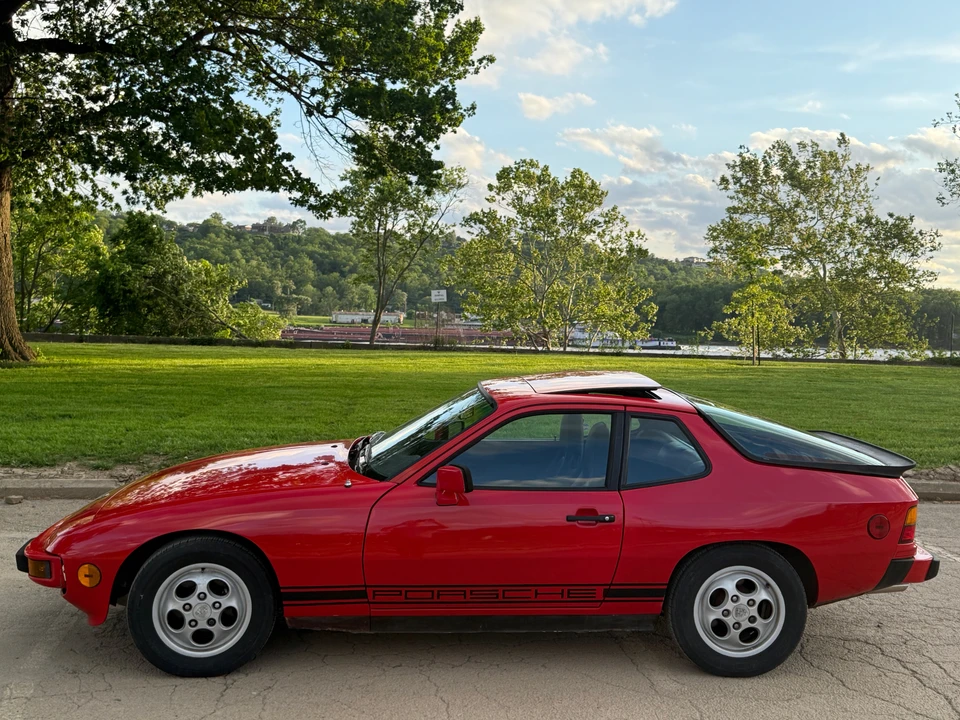 1987 Porsche 924 S - Image 13 of 31
