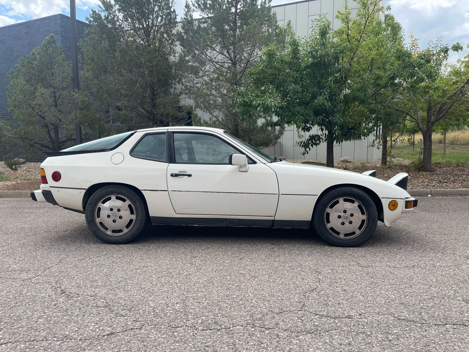 1987 Porsche 924 S - Image 4 of 24