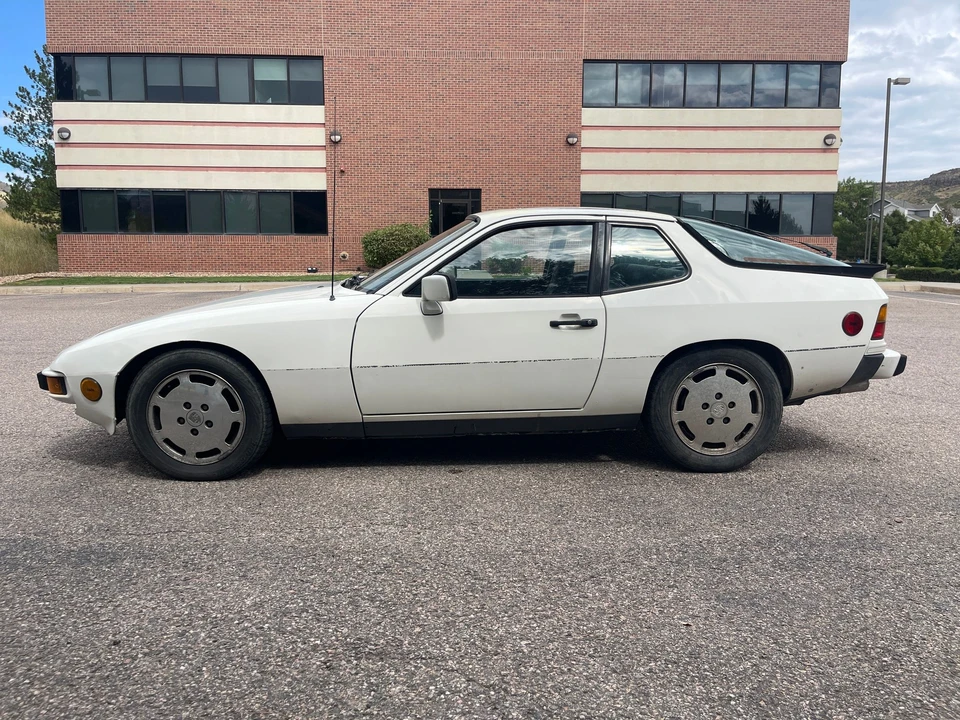 1987 Porsche 924 S - Image 5 of 24