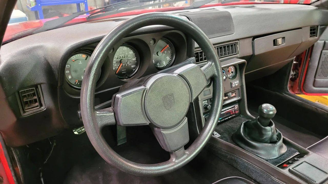 1987 Porsche 924 S - Image 28 of 31