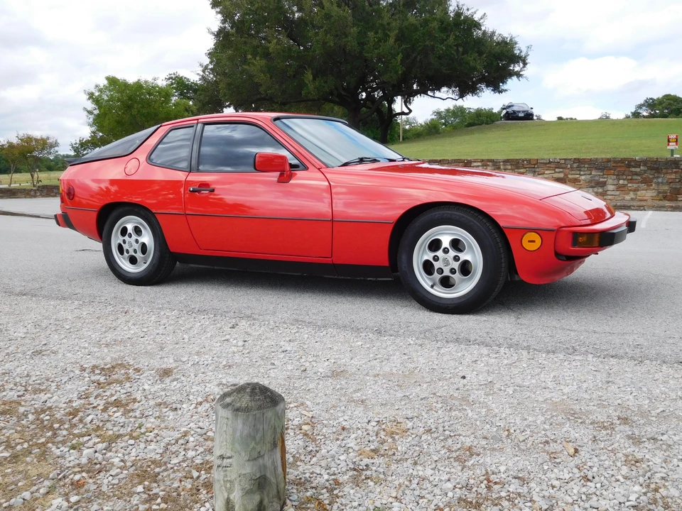 1987 Porsche 924 S - Image 13 of 31