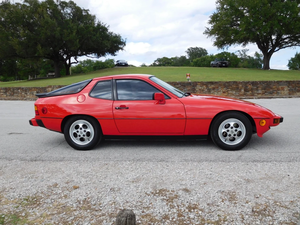 1987 Porsche 924 S - Image 14 of 31