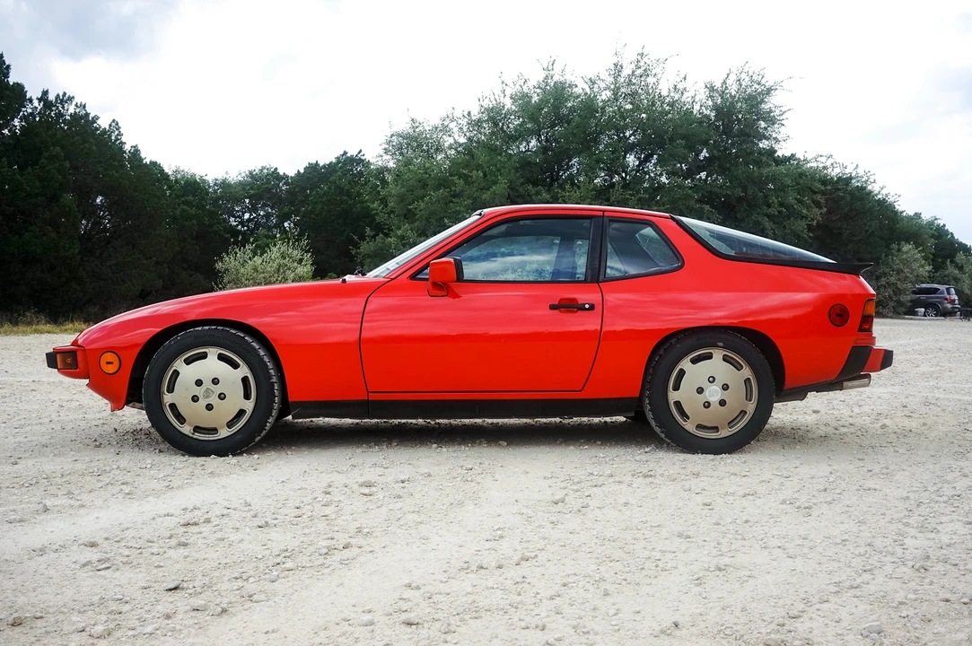 1987 Porsche 924 S - Image 6 of 31