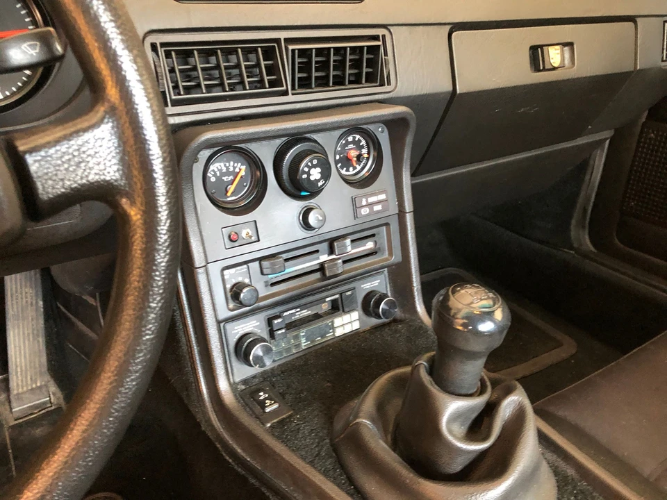 1987 Porsche 924 S - Image 15 of 23