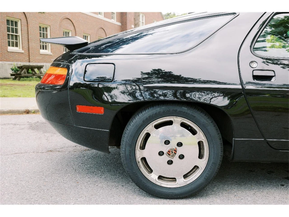1987 Porsche 928 S4 - Image 11 of 26