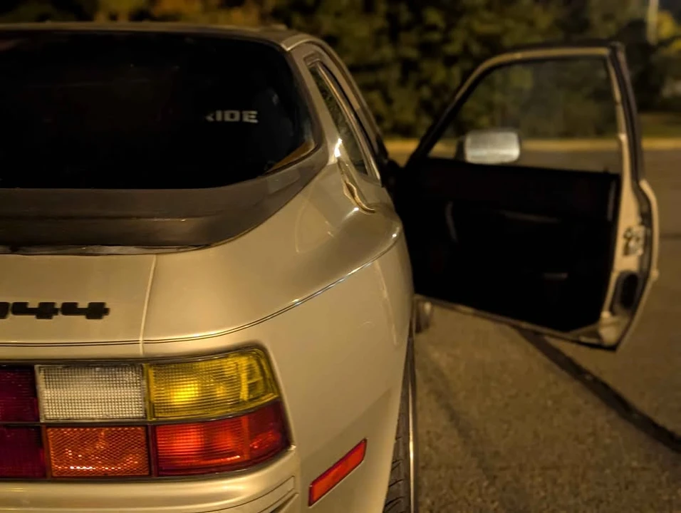 1987 Porsche 928 - Image 4 of 10