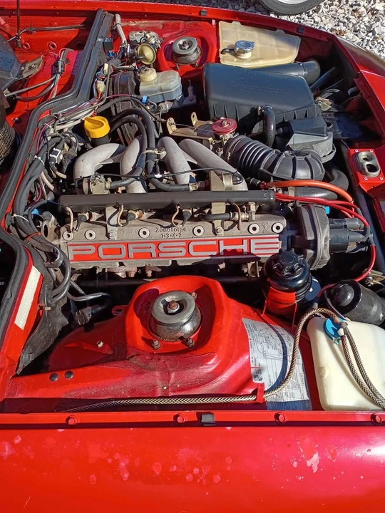 1987 Porsche 928 - Image 6 of 9