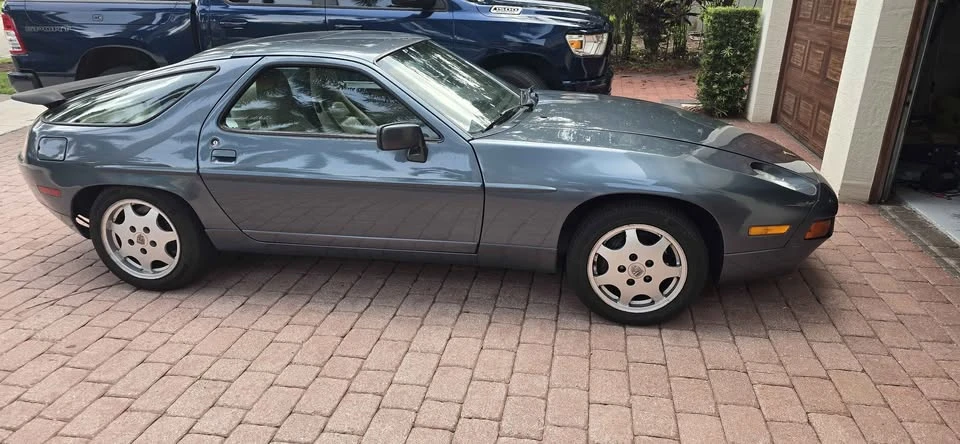 1987 Porsche 928 - Image 4 of 13