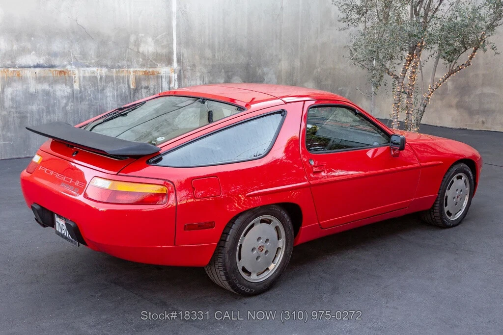 1987 Porsche 928 - Image 6 of 12
