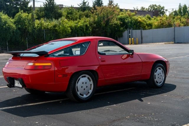 1987 Porsche 928 - Image 4 of 16