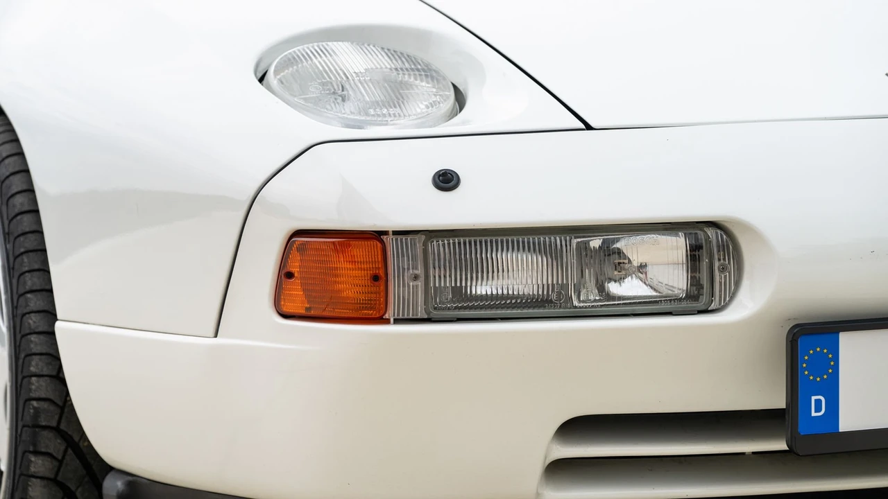 1987 Porsche 928 S4 - Image 17 of 31