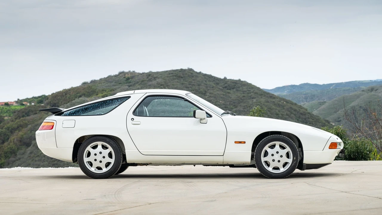 1987 Porsche 928 S4 - Image 7 of 31