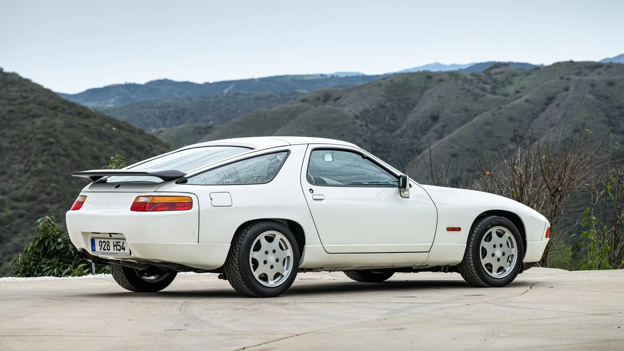 1987 Porsche 928 S4 - Image 4 of 31