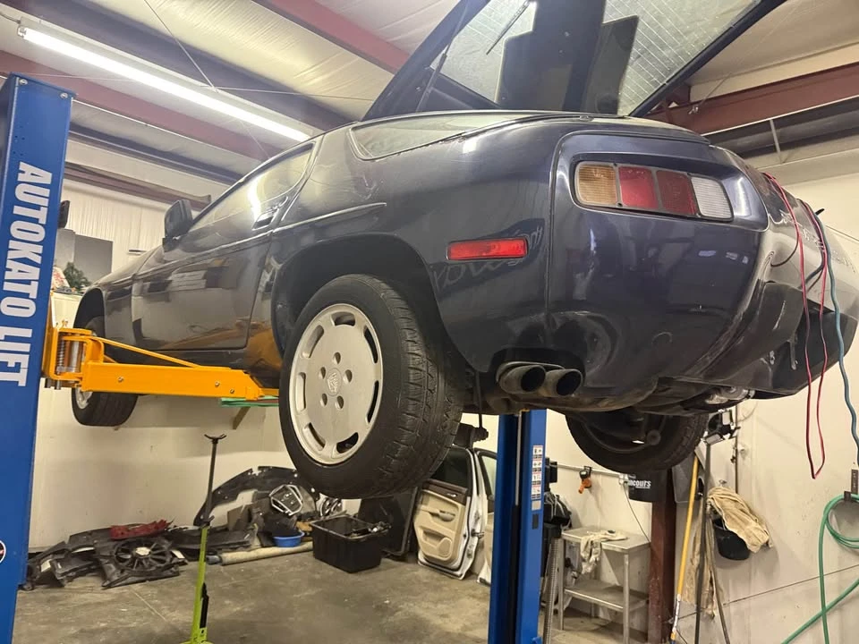 1987 Porsche 928 S4 - Image 13 of 19