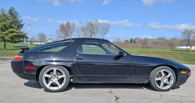 1987 Porsche 928 S4