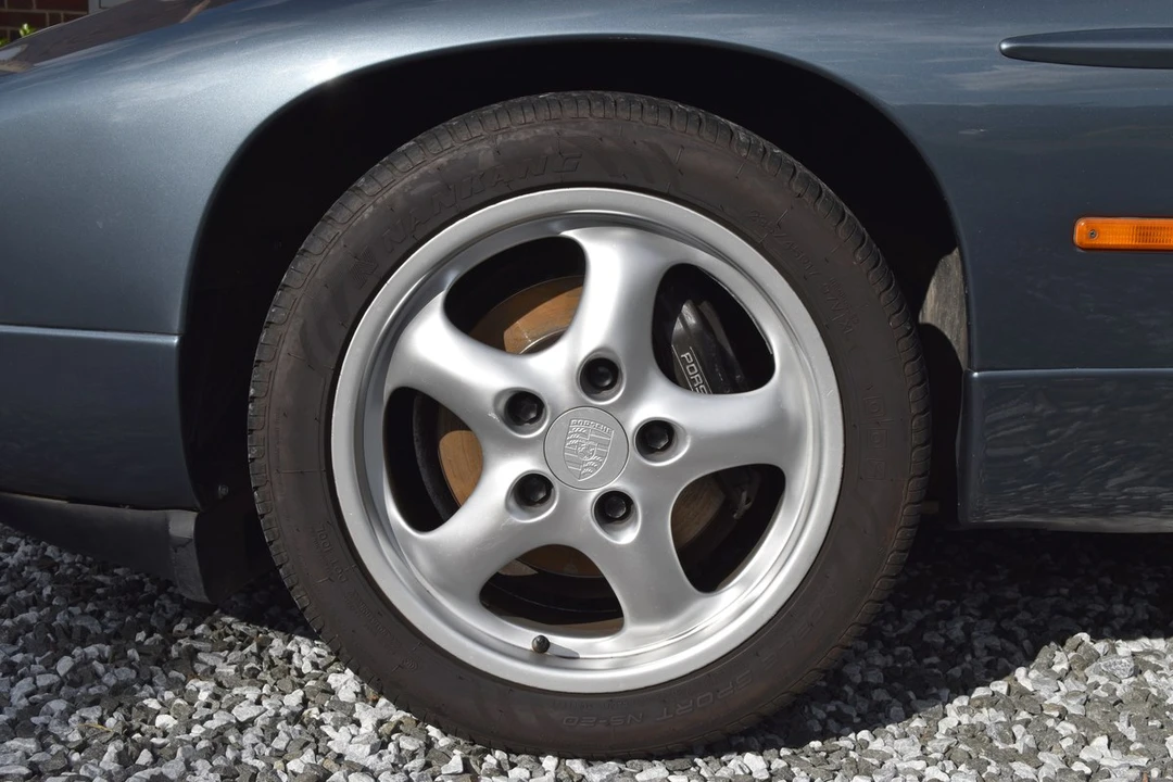 1987 Porsche 928 S4 - Image 17 of 30