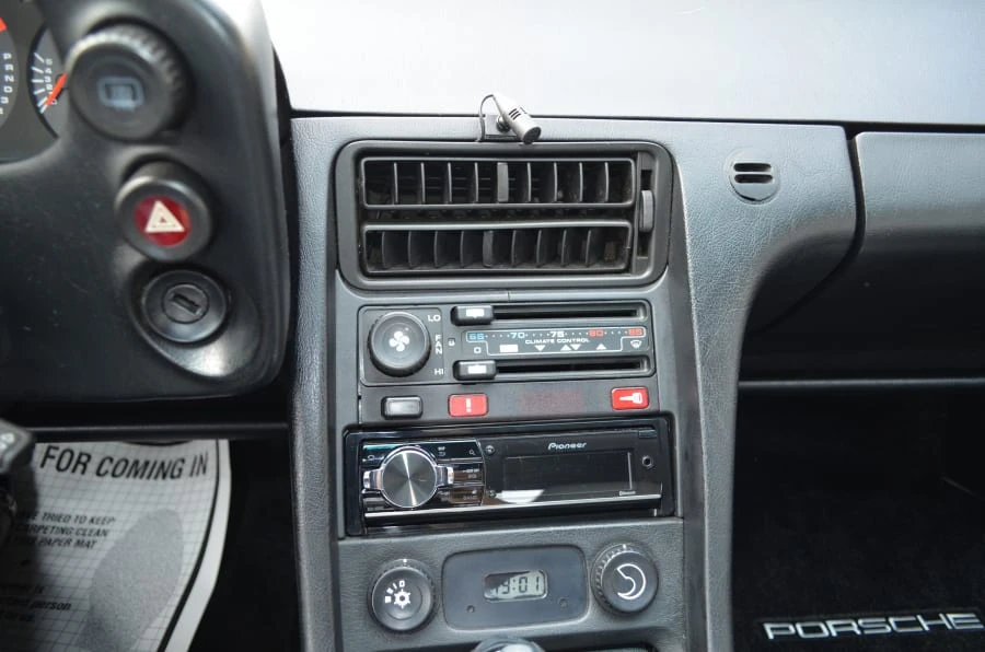 1987 Porsche 928 S4 - Image 7 of 11