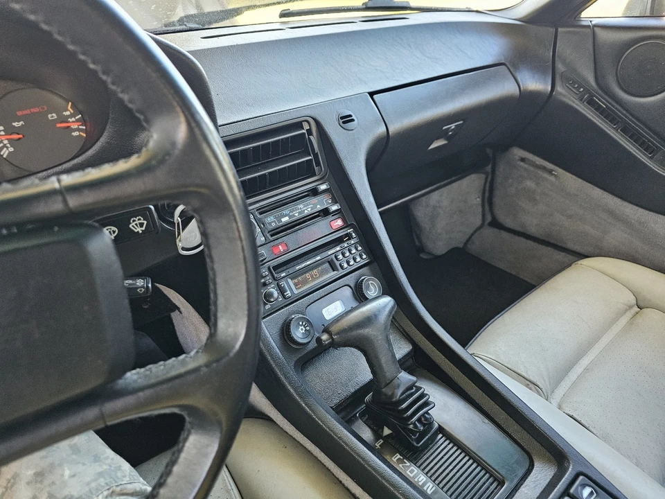 1987 Porsche 928 S - Image 9 of 18