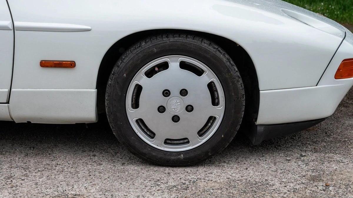 1987 Porsche 928 S4 - Image 12 of 30