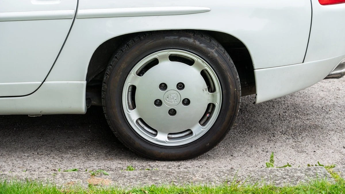 1987 Porsche 928 S4 - Image 14 of 30
