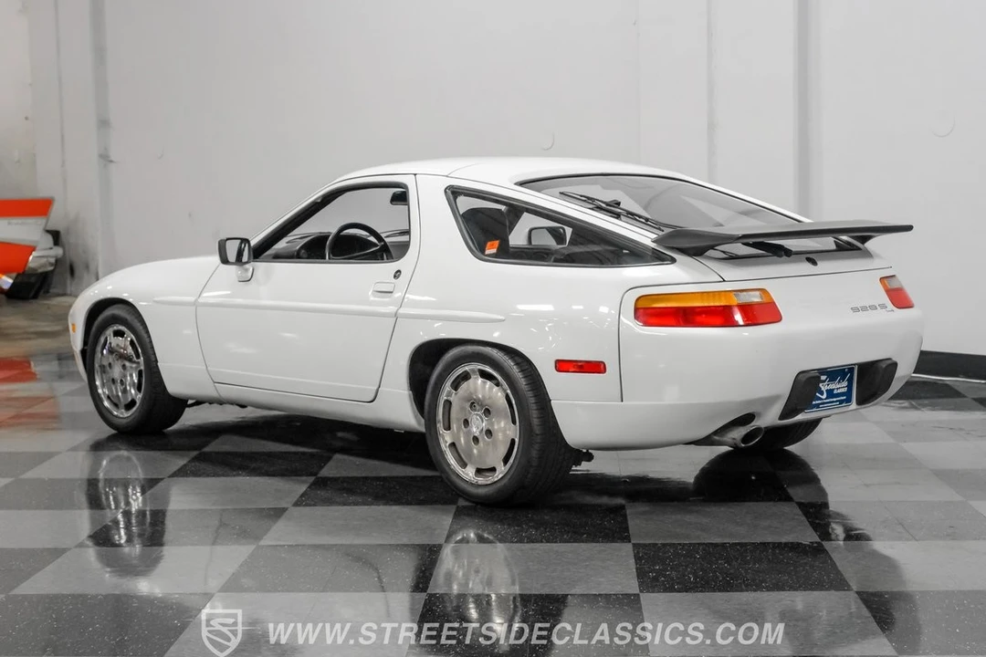 1987 Porsche 928 S4 - Image 8 of 12