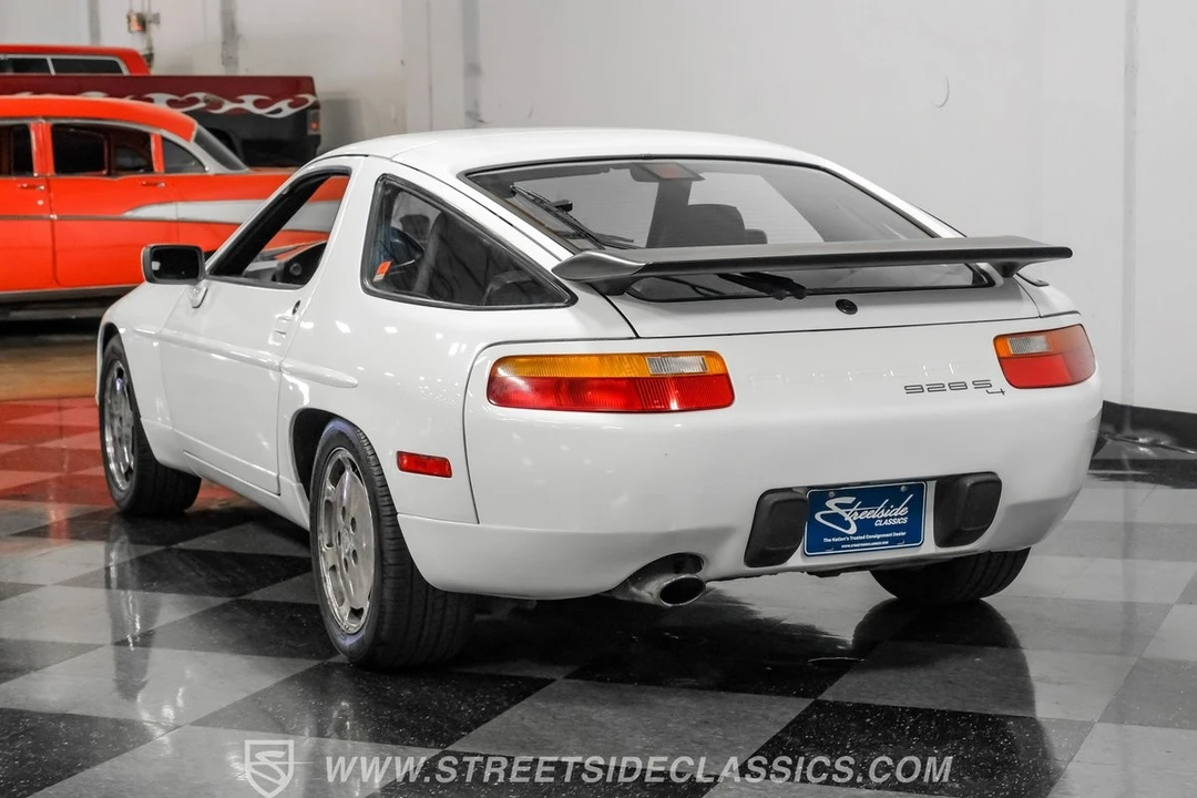 1987 Porsche 928 S4 - Image 9 of 12
