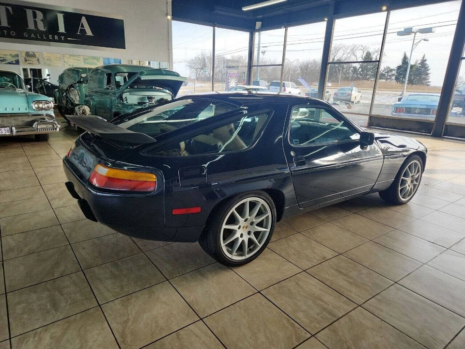 1987 Porsche 928 S4 - Image 7 of 21