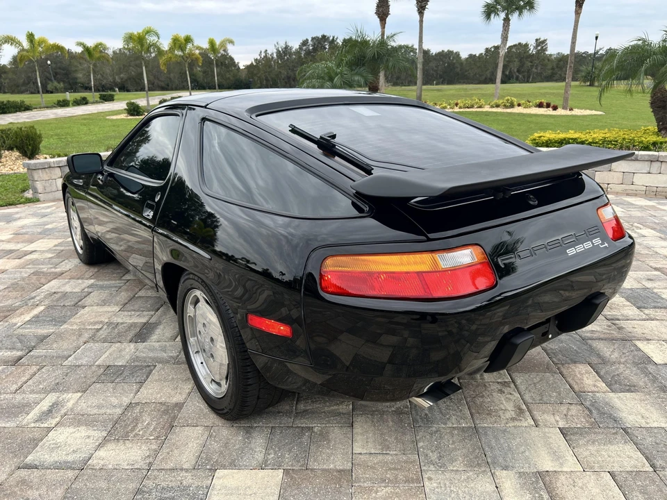 1987 Porsche 928 S4 - Image 15 of 31