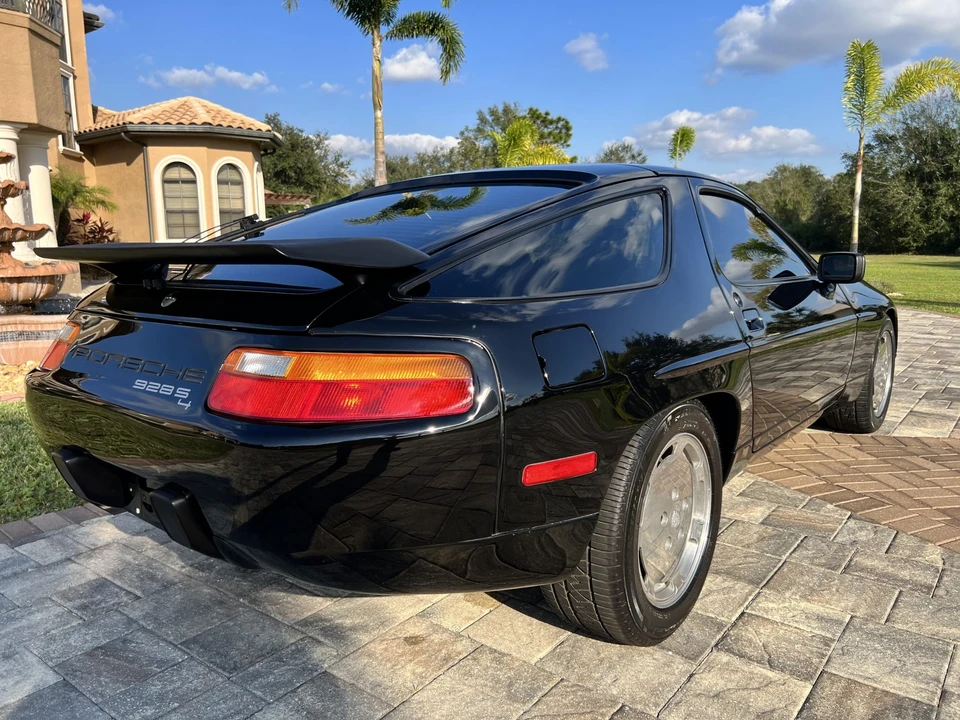 1987 Porsche 928 S4 - Image 11 of 31