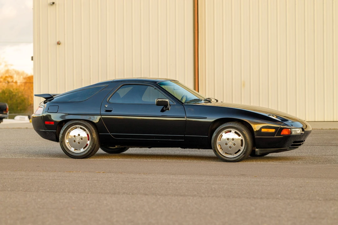 1987 Porsche 928 S4 - Image 10 of 31