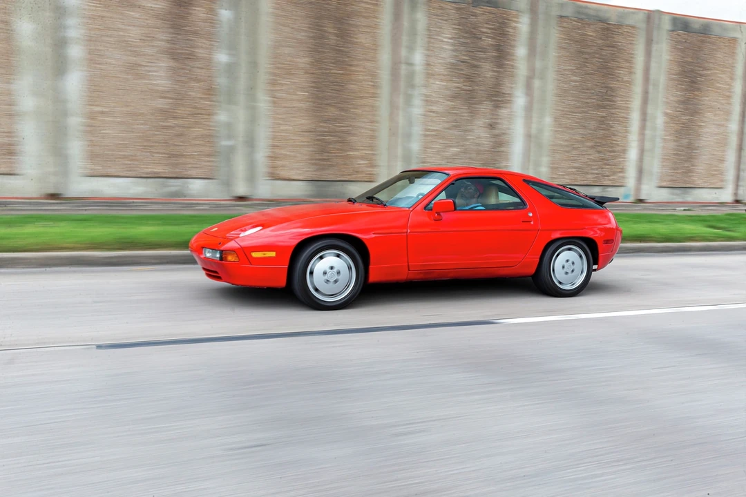 1987 Porsche 928 S4 - Image 2 of 31