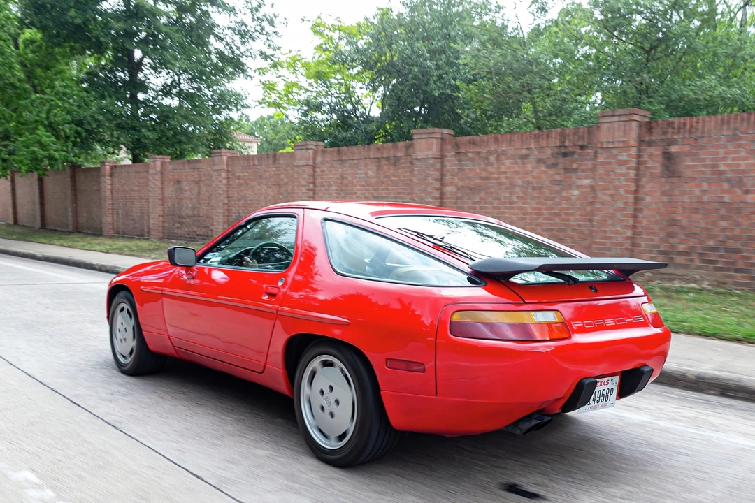 1987 Porsche 928 S4 - Image 15 of 31