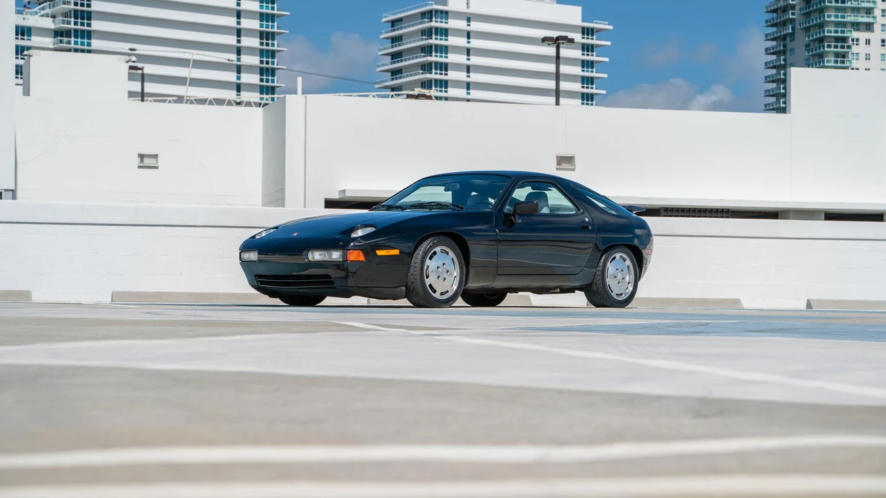 1987 Porsche 928 S4 - Image 11 of 31