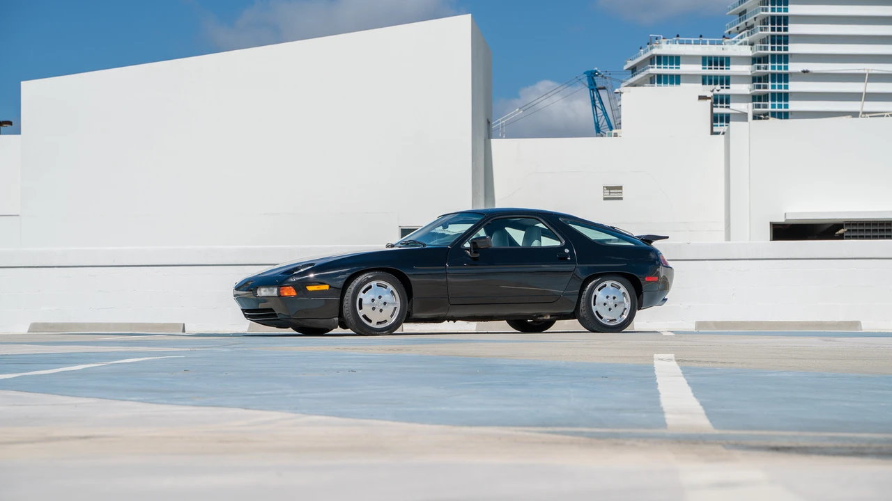 1987 Porsche 928 S4 - Image 15 of 31