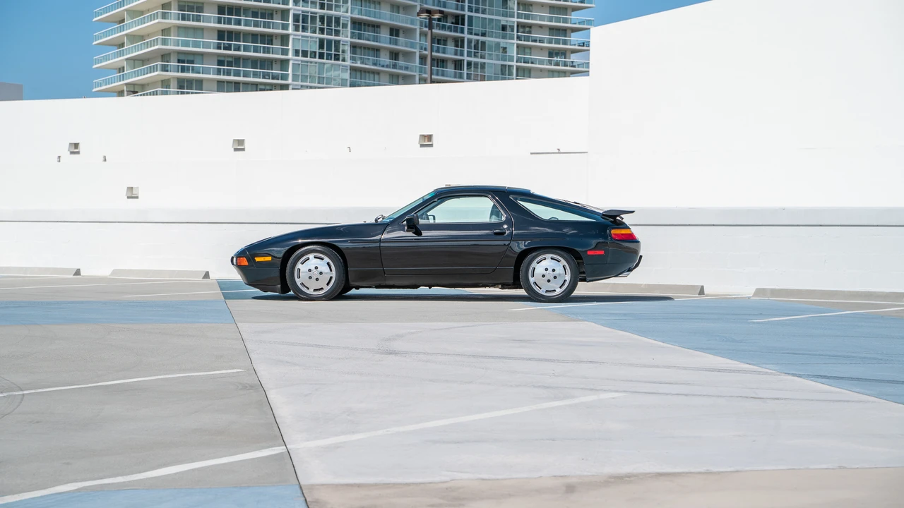 1987 Porsche 928 S4 - Image 17 of 31