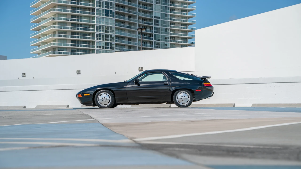 1987 Porsche 928 S4 - Image 18 of 31