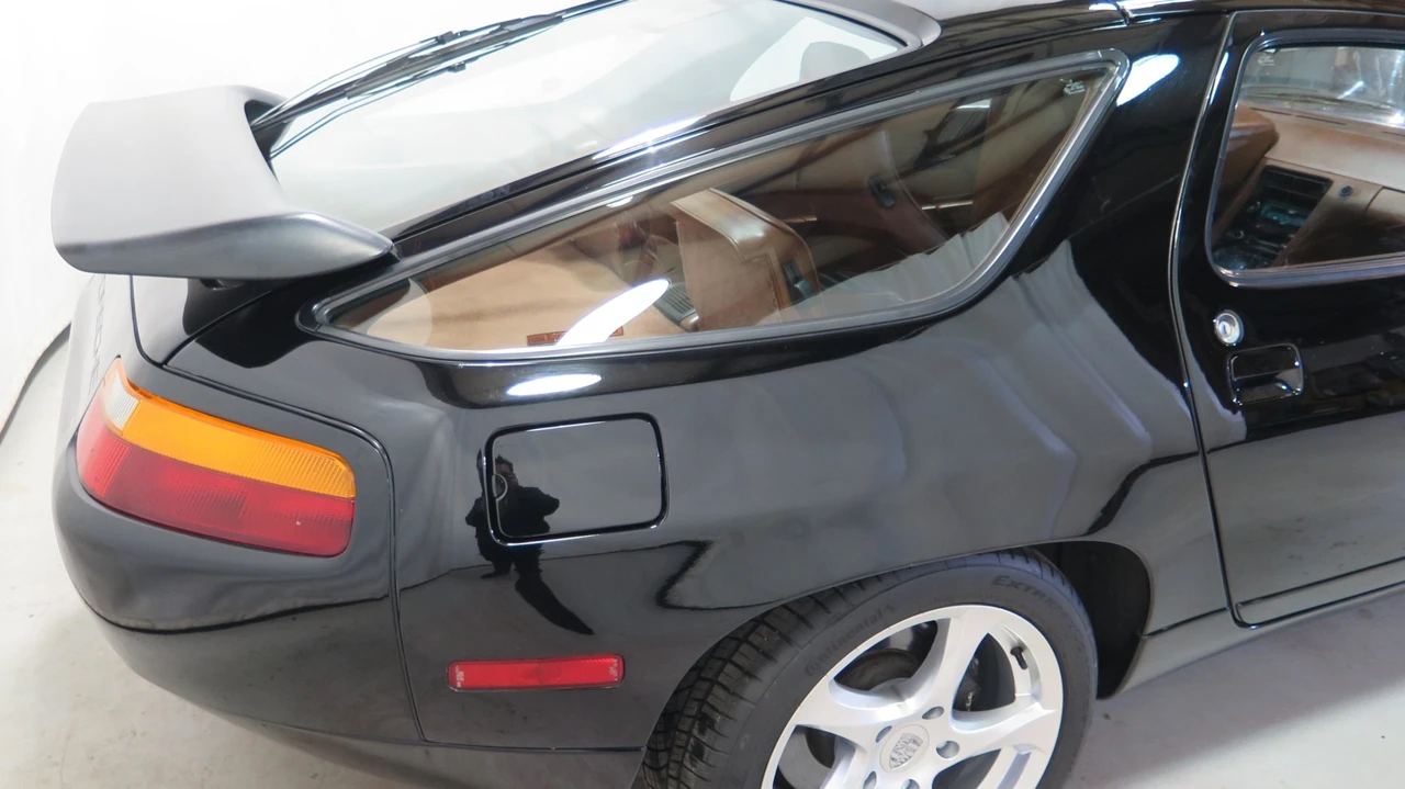 1987 Porsche 928 S4 - Image 16 of 31