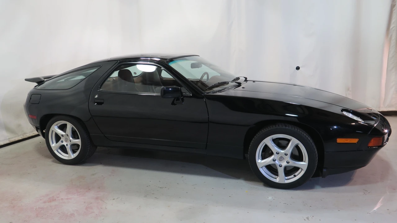 1987 Porsche 928 S4 - Image 9 of 31