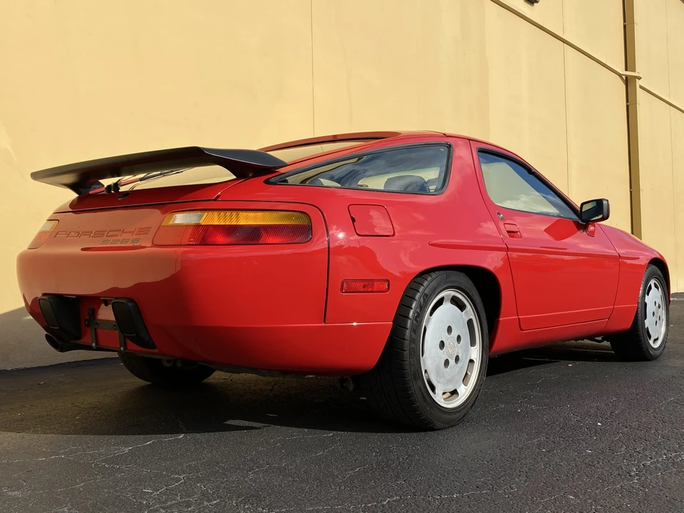 1987 Porsche 928 S4 - Image 17 of 31