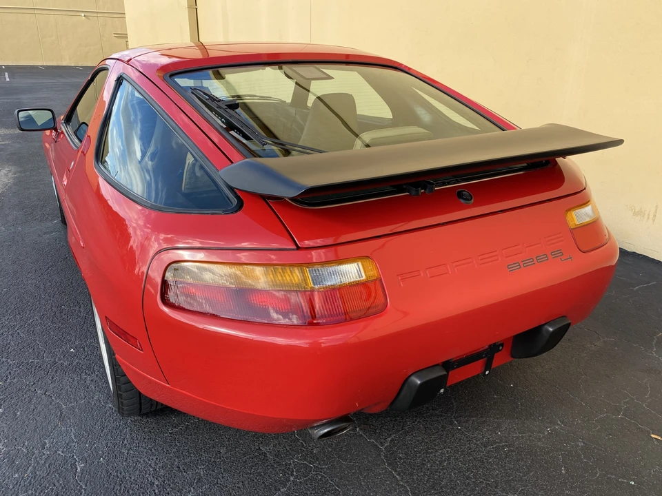 1987 Porsche 928 S4 - Image 11 of 31