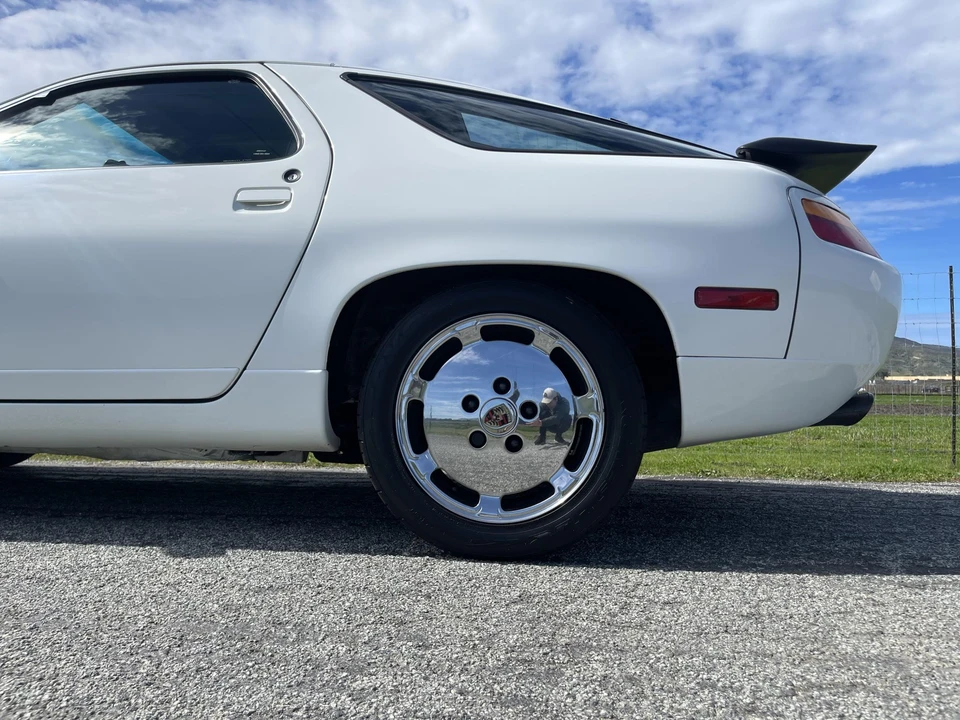1987 Porsche 928 S4 - Image 17 of 31