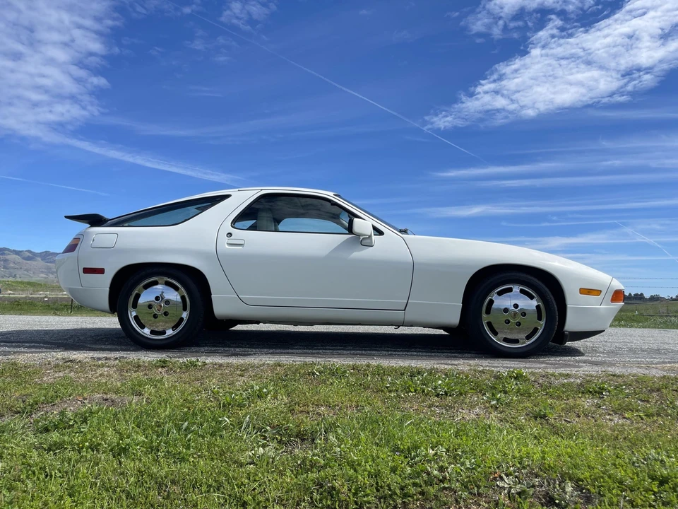 1987 Porsche 928 S4 - Image 11 of 31