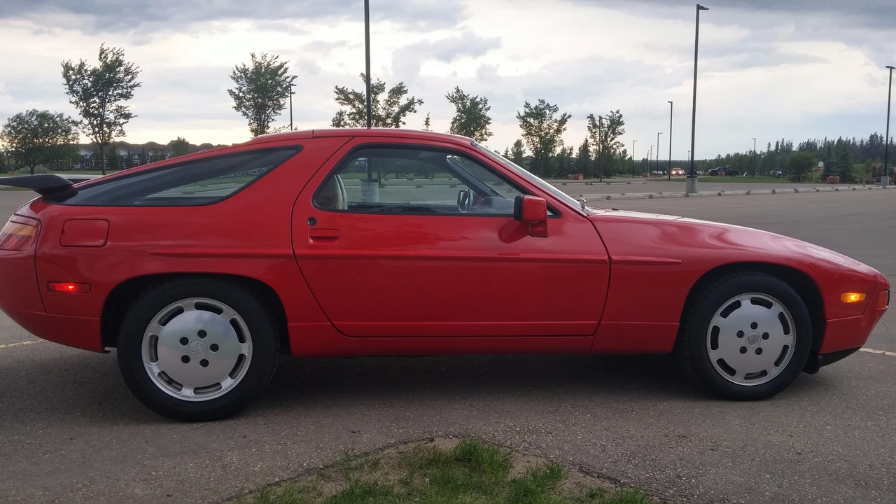 1987 Porsche 928 S4 - Image 10 of 31